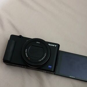 Sony Compact Digital Camera in Black with Flip LCD